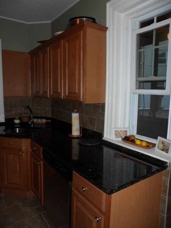 Photo - 10 Lanark Rd Unit 4