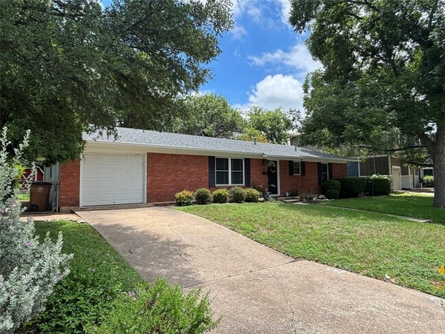 Photo - 5911 Aurora Dr