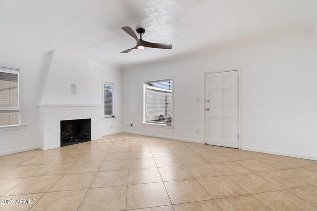 Photo - 930 E Whitton Ave