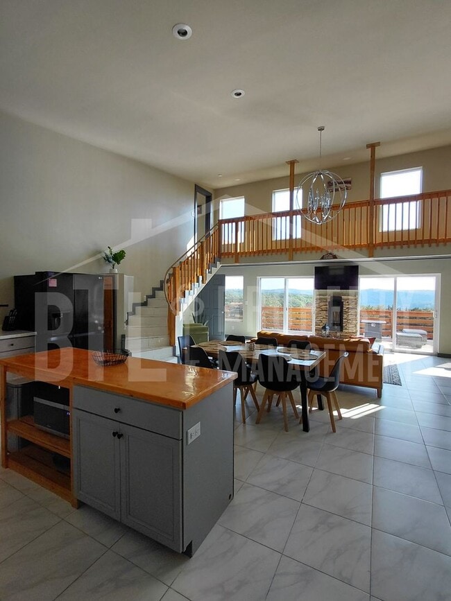 Photo - Stunning 3 Bedroom in Forsyth!