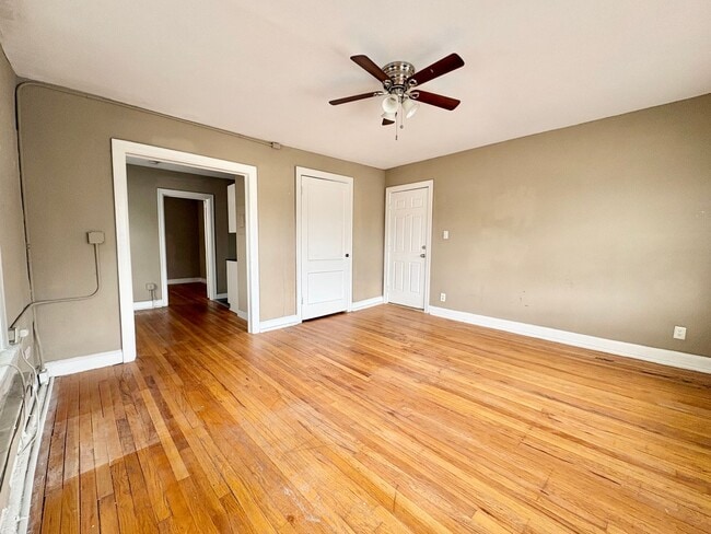 Building Photo - 3734-3736 Warwick Blvd. Unit 3736-102