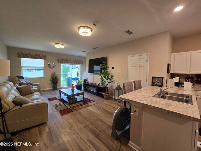 Photo - 7804 Merchants Way