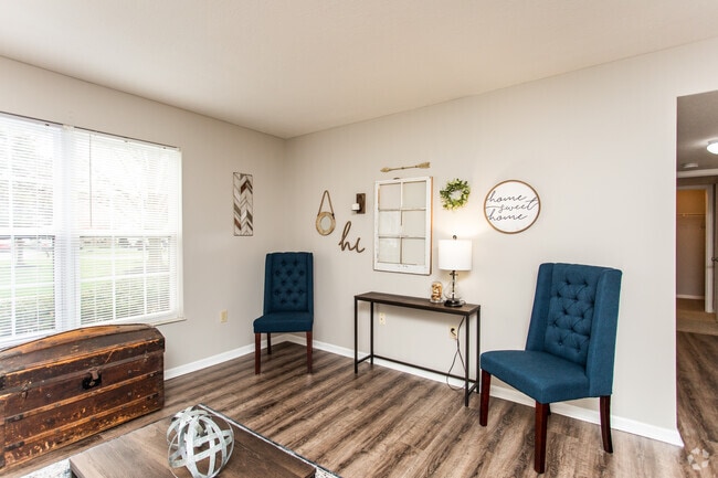 2BR, 2BA - 950 SF