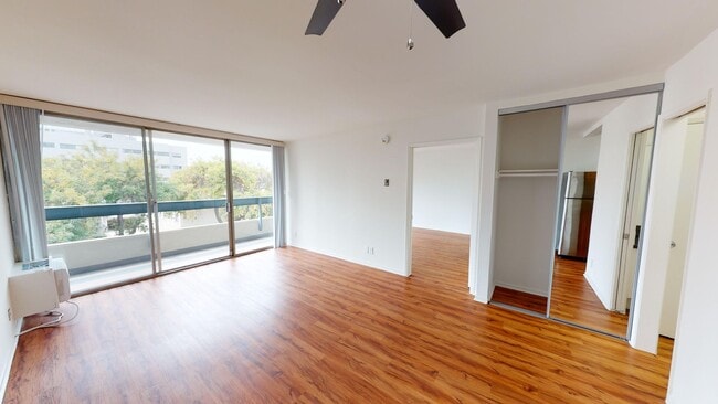Photo - Wilshire Regency Apts.