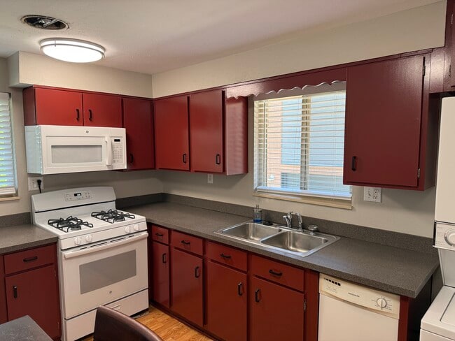 Building Photo - 3221 Osceola St Unit 3221 Osceola St Apartment A