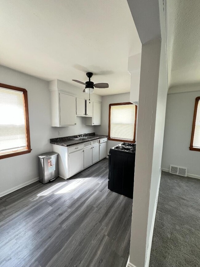 Photo - 15818 Maplewood Ave