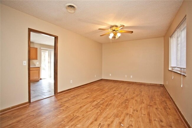 Photo - 311 Willow Ave