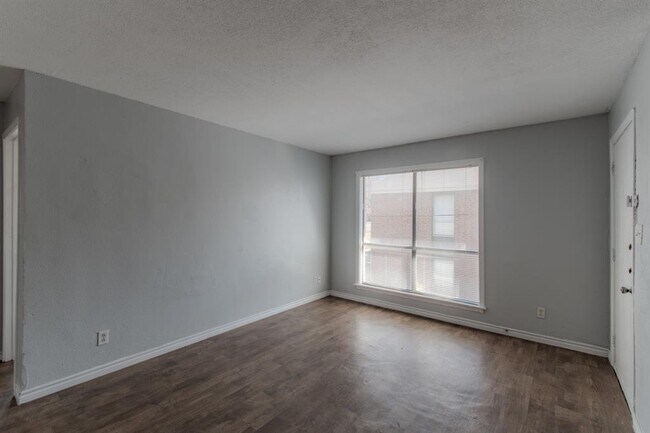 100 Uhland Rd