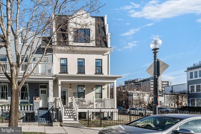 Building Photo - 1201 Staples St NE Rental