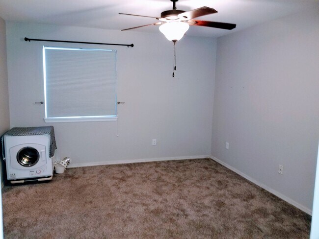 Photo - 2bd/2ba West-Flagstaff Condo! - Near NAU/CCC. On NAU Bus Route! Students & Pets OK!!! Avail July... Unidad 12-195