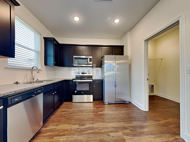 Photo - 968 Tan Tara Trl