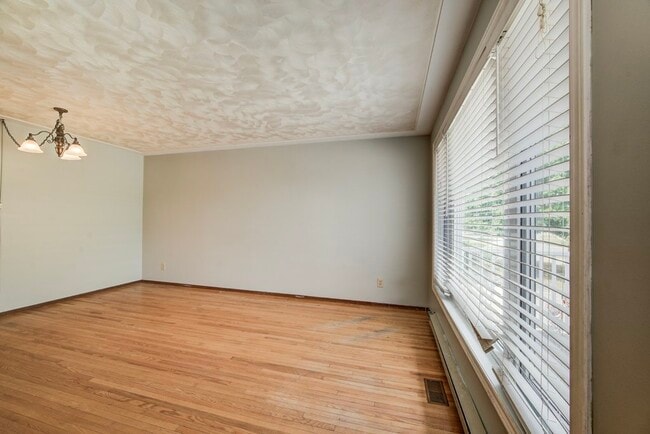 Photo - 85 Winter Av