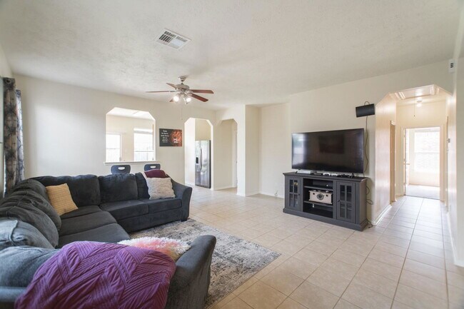 Photo - 1111 Turnberry Park Ln