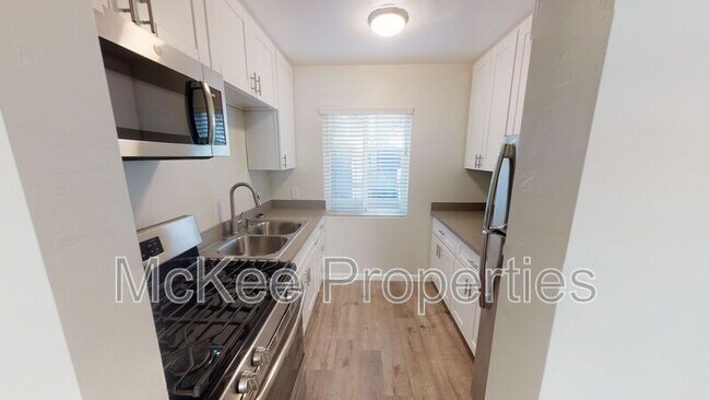 Photo - 206 Fir St