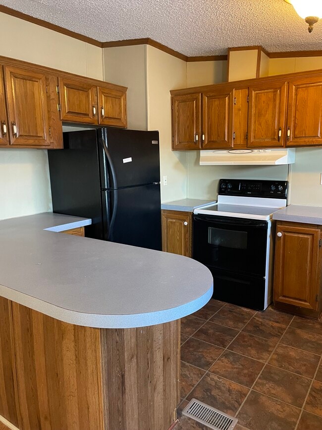 Building Photo - 128 White Pine Blvd