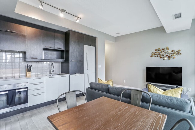 Photo - 199 Richmond St W Unité SI ID1471492P