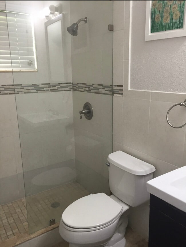 Photo - 8035 Lake Dr