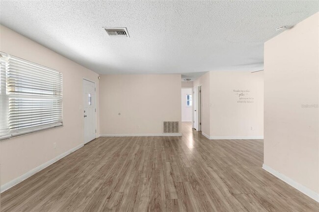 Photo - 20639 SW Rainbow Lakes Blvd
