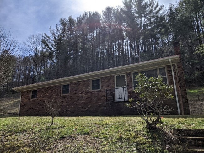 Photo - 554 Love Hollow Rd