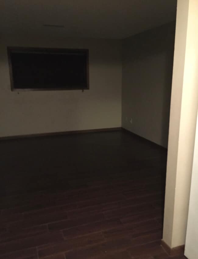 sierra de salón - 2130 Davis St