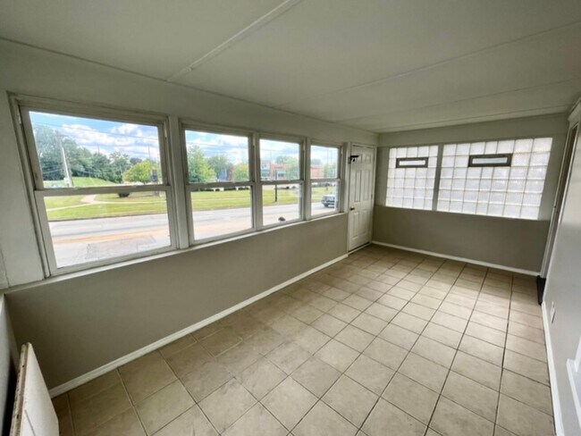 Photo - Spacious 3Bd; 1Ba Single Family Home