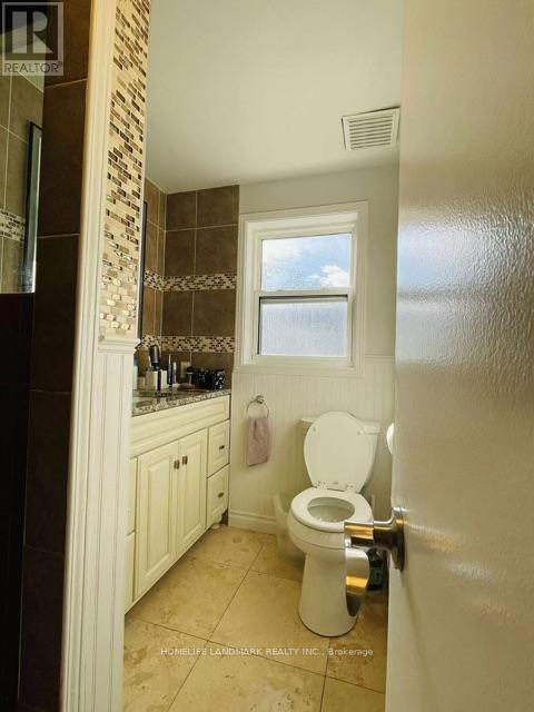 Photo - 166 Chaplin Crescent