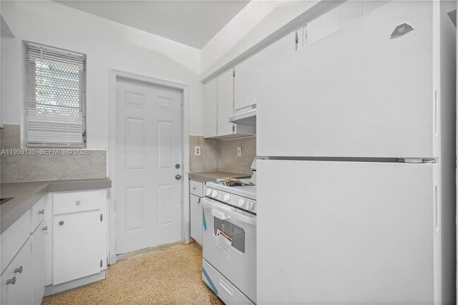 Photo - 710 82nd St Unidad 4