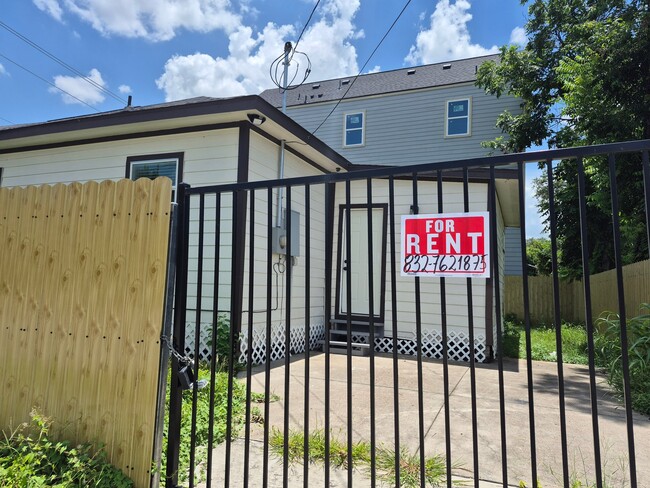 Photo - 1219 Gregg St