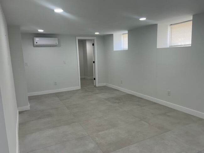 Photo - 437 Bramhall Ave Unit 1B