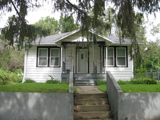 Photo - 1004 W Hill St