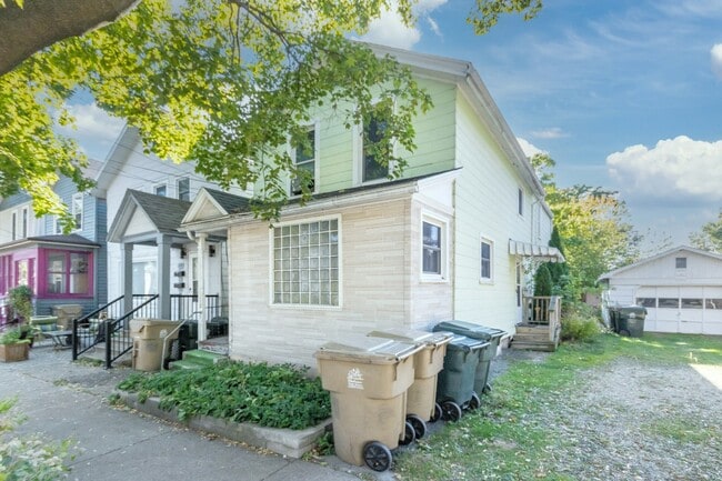 Photo - 112 N Few St Unidad 2 Rental