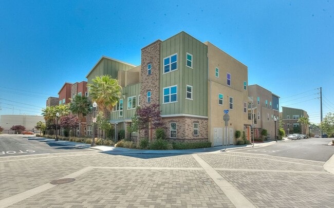 8872 Maple Ave Unidad C