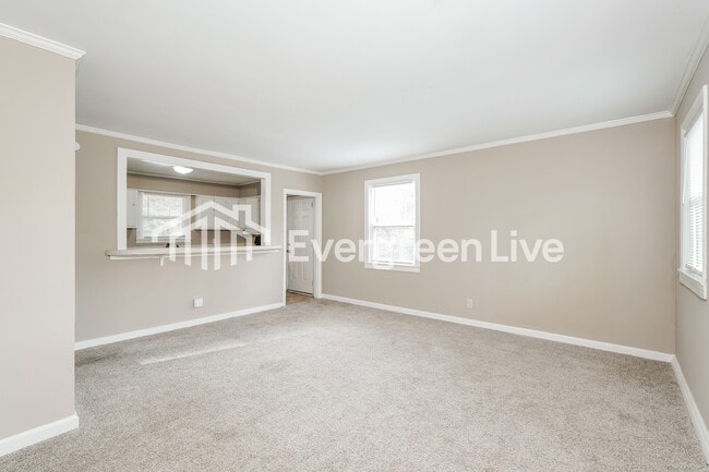 Photo - 2835 Fairmount St