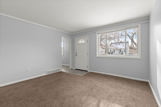 Photo - 24126 Dartmouth St