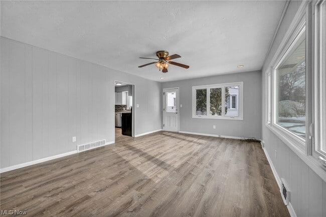 Photo - 17916 Chagrin Blvd