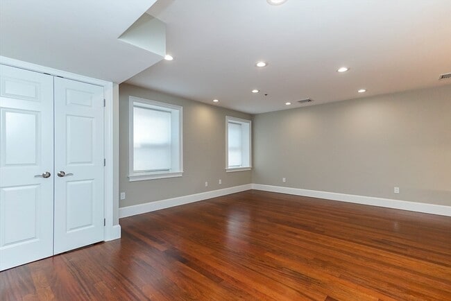 Photo - 120 W Seventh St Unit 105