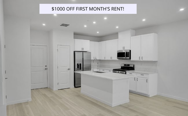 Building Photo - $2,350- 3 Bed 2.5 Bath Townhome in CO Springs with Central AC, and In Unit Laundry!