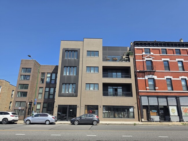Building Photo - 2910 S Archer Ave