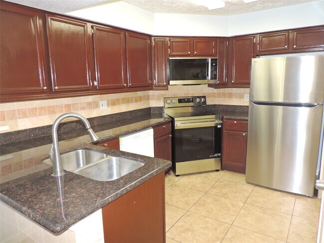 Photo - 10555 Turtlewood Ct Unidad 2903