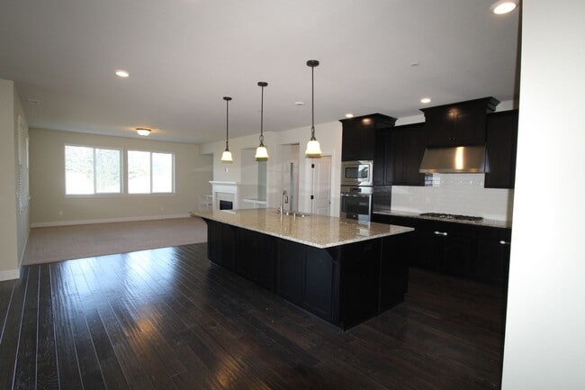 Photo - WELL MAINTAINED, BEAUTIFUL 5 BR HOME IN THE CAMAS HILLS!