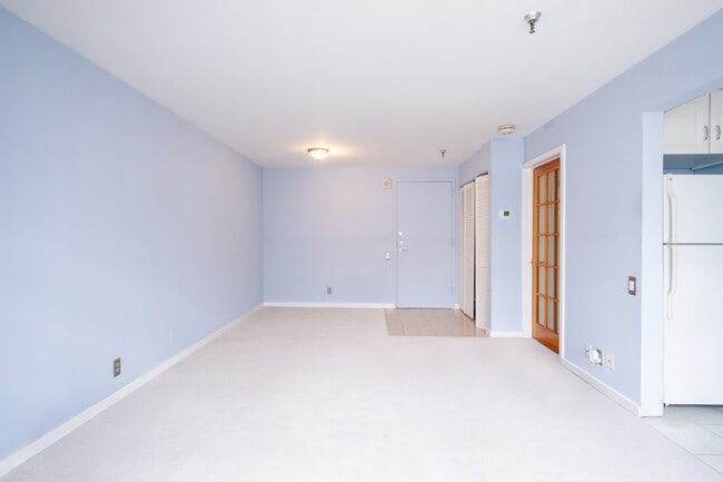 Building Photo - 3 N Columbus Blvd Unit MD320 Rental