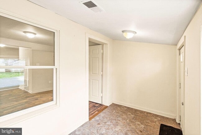 Photo - 439 West Ln