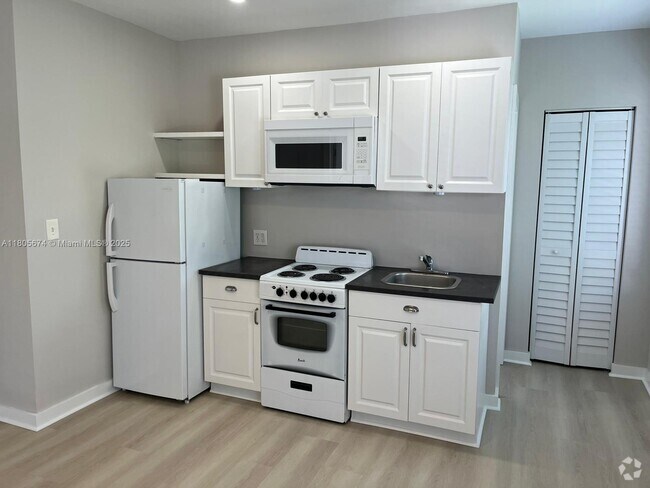 Building Photo - 534 SW 6th Ct Unit 2 Rental