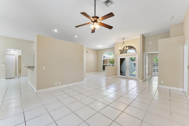 Photo - 4868 Kensington Cir