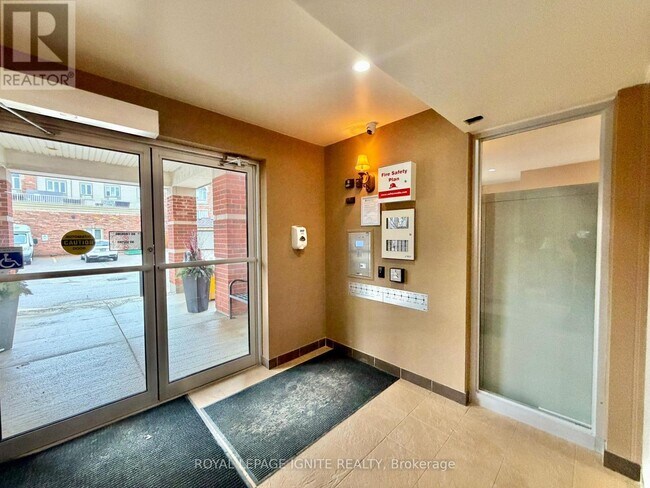 Photo - 61 Clarington Blvd Unité 117