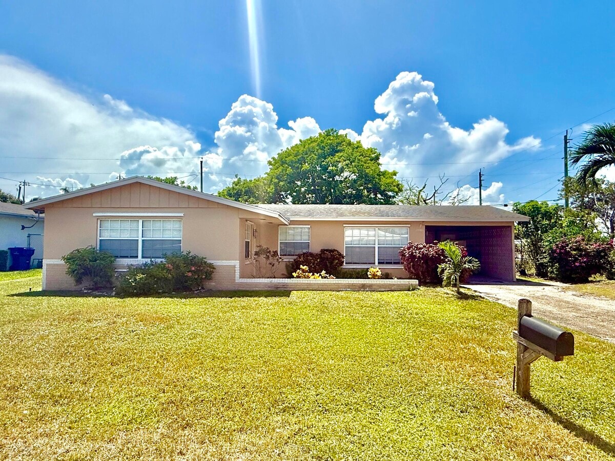 Photo - 3161 Avenue H E Casa