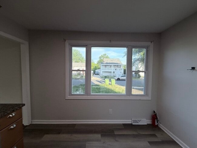 Photo - 40 Eisenhower Dr
