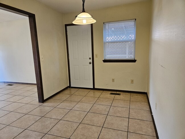945 SW 98th St