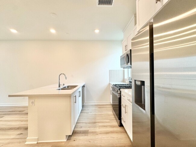 Beautiful 1Bd/1.5Ba with mini loft Availab... - Beautiful 1Bd/1.5Ba with mini loft Availab...