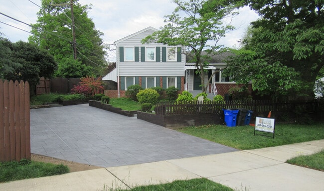 Photo - 3800 Wexford Dr House